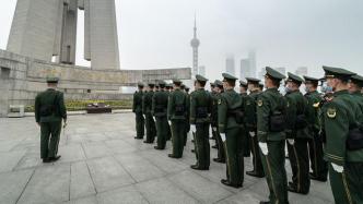 图集｜清明假期首日，上海武警官兵来到这里缅怀先烈