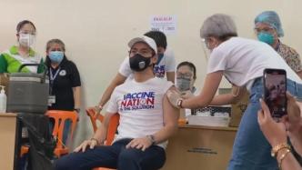 菲律宾马尼拉市市长接种中国科兴新冠疫苗
