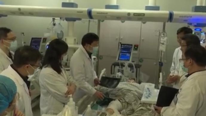 沈海高速交通事故中有伤者在ICU抢救，专家医疗队下沉病区