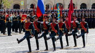 俄罗斯举行胜利日阅兵彩排，超过1.2万名军人参加