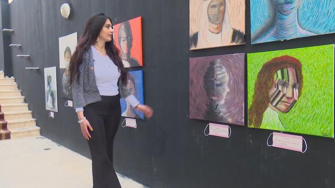 约旦画家疫期举行艺术展，用画作传递正能量