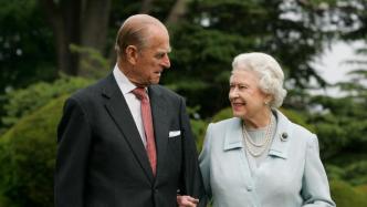 外媒：英女王称丈夫去世后，生活留下了巨大空虚