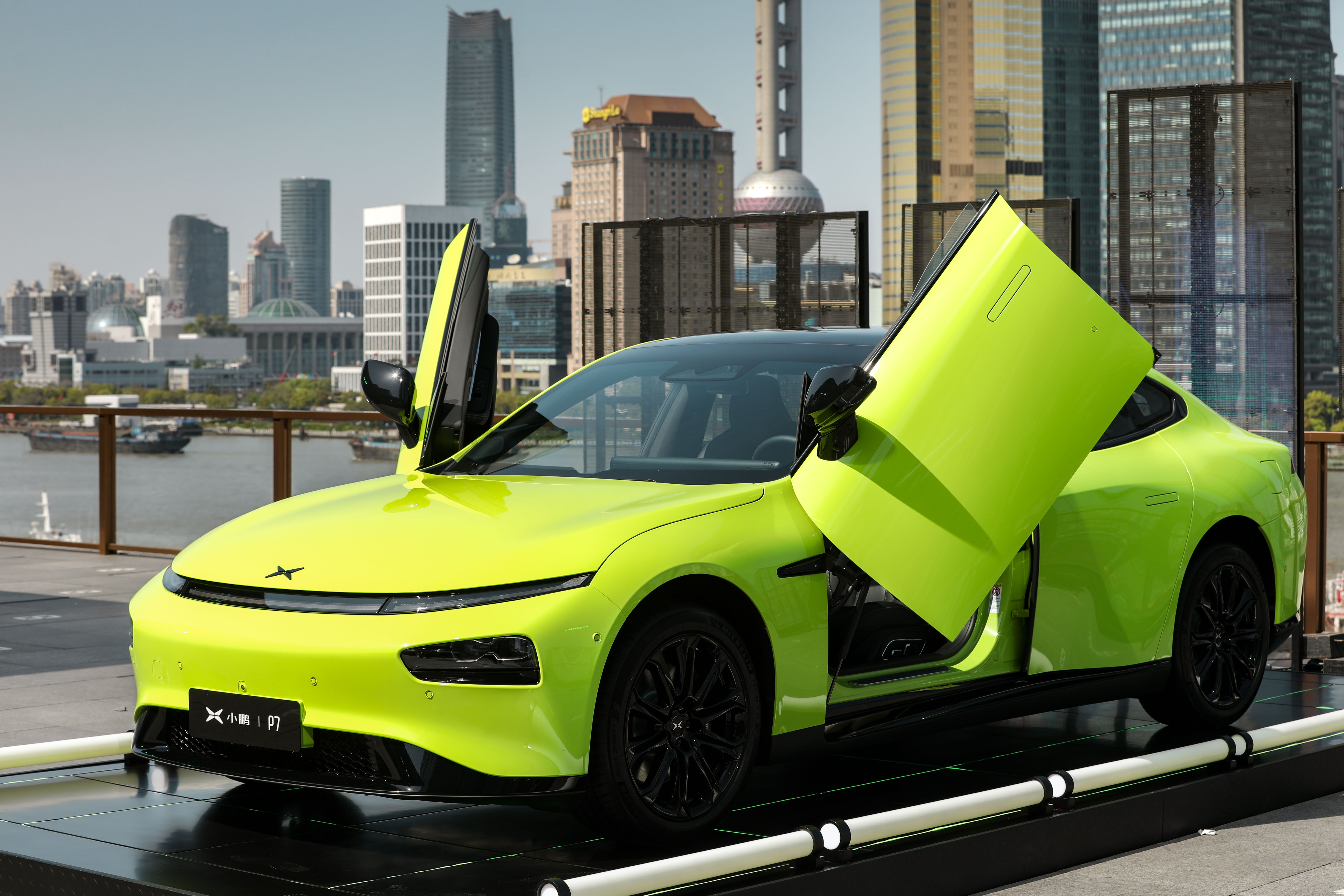 把交车变成一场艺术与科技的碰撞,小鹏汽车一直走在探索路上