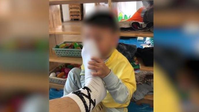 瑞金通报红黄蓝男幼师朋友圈发“男童闻脚”照：行拘7日