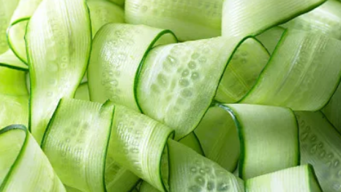 女生在网络打卡21天黄瓜减肥几天后男友称她已进医院