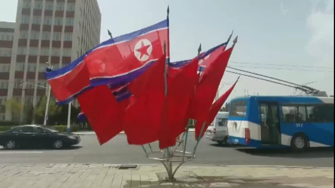 朝中社：纪念金日成诞辰日，金正恩参谒锦绣山太阳宫