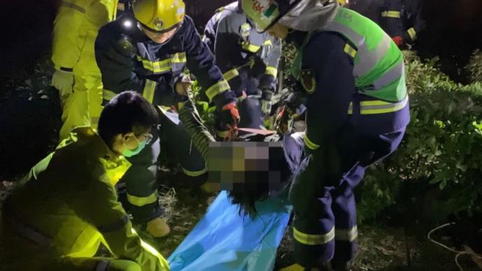 嘉兴一男子为救自家狗被困污水井，送医抢救后不幸身亡
