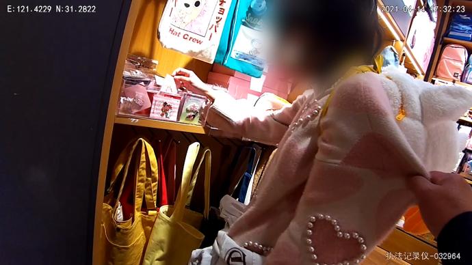 少女商場內(nèi)吞食大量安眠藥欲輕生,異地朋友隔空報(bào)警求助