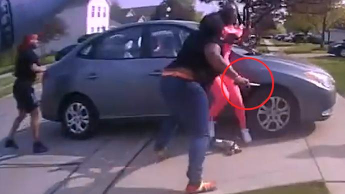 视频曝光！美国16岁非裔女孩遭警方击毙前曾试图持刀伤人