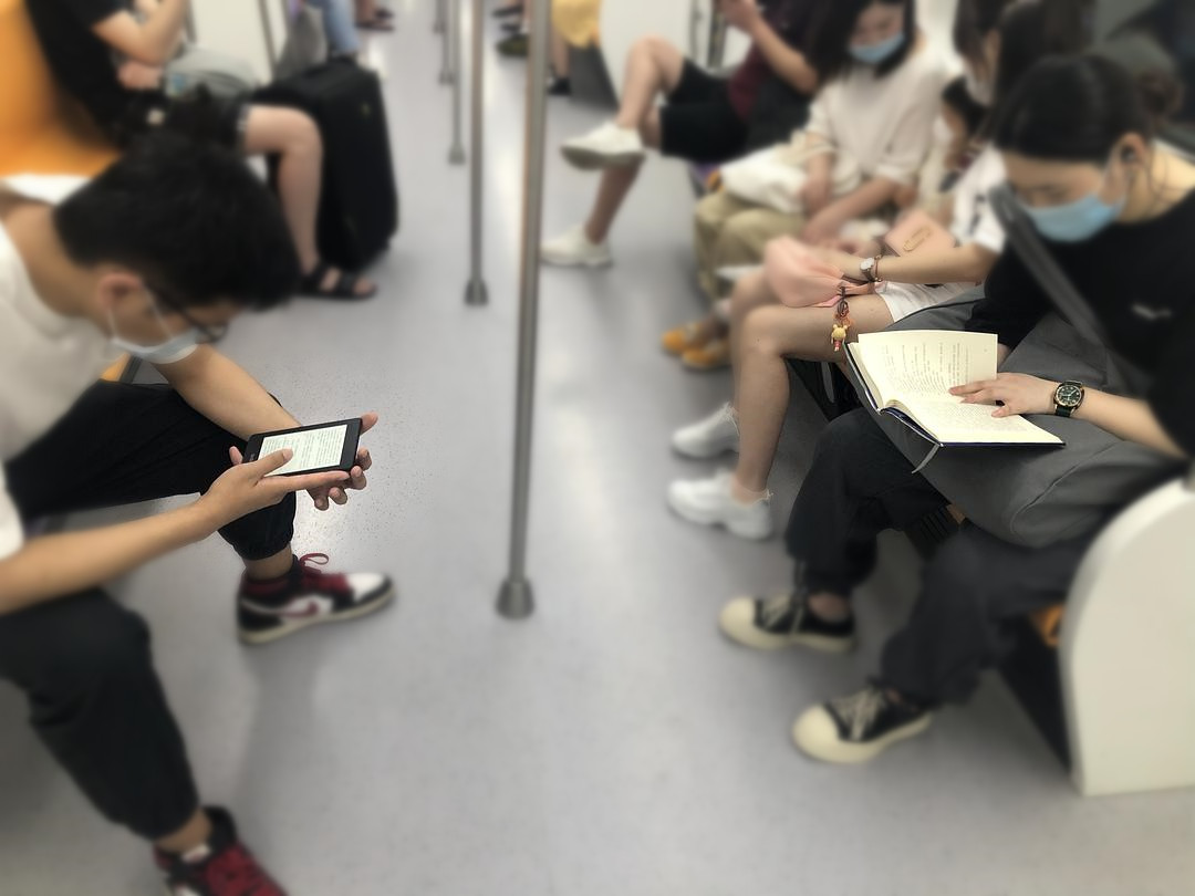 【简讯】成都地铁3号线已开通试运营，成都首列“新津造”列车正式亮相-新闻动态-新筑股份