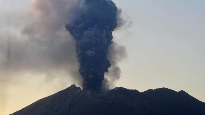 日本櫻島火山大規模噴發，煙塵高達4200米