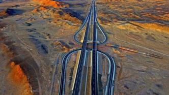 沿着高速看中国｜G7京新高速：穿越大漠戈壁，被誉为“神奇的中国7号天路”