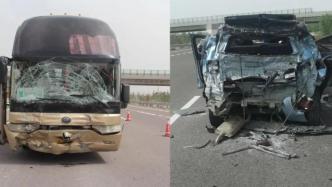 小客车高速违停被追尾，京藏高速宁夏关马湖段发生4死3伤事故