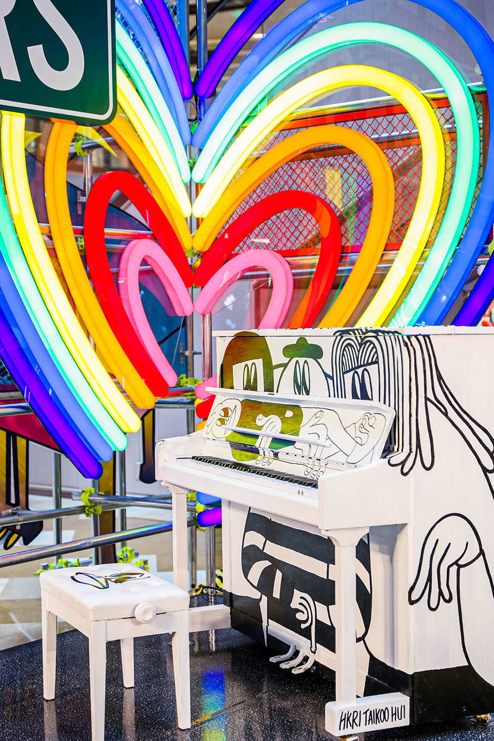 彩绘钢琴