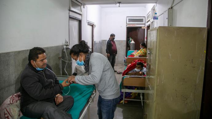 尼泊尔疫情急剧恶化，单日新增确诊和死亡病例数达新高