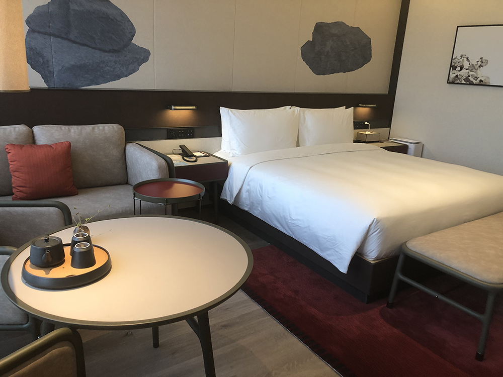 cn)记者探访上海华住集团旗下全季酒店和禧玥酒店(古北店),工作人员