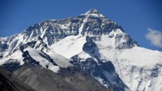 尼泊尔著名登山家第25次登顶珠峰，刷新由其创下的世界纪录