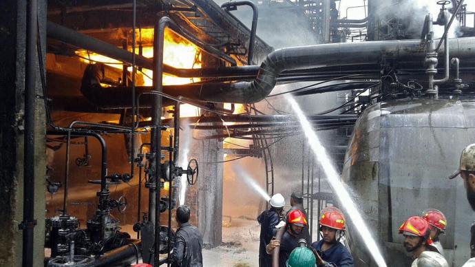 叙利亚一炼油厂起火并受损，燃油短缺困难持续