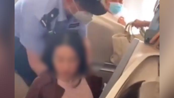 首都机场警方通报：女子强行占座致航班滑回