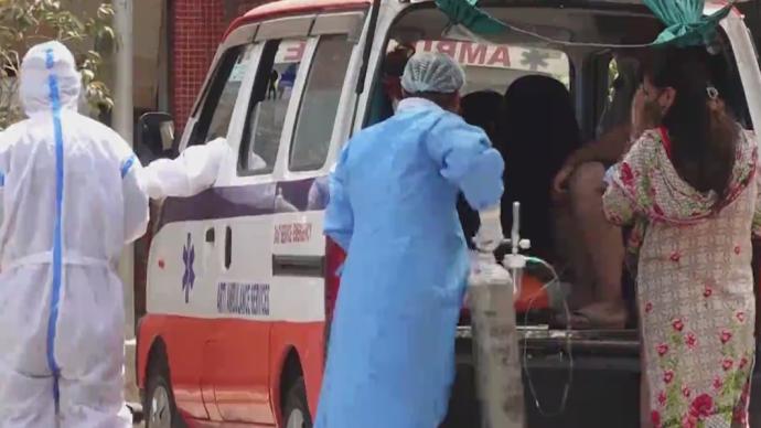印度一新冠定点医院4天内74名病人因氧气短缺去世