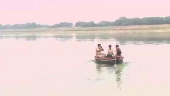 为防有人将新冠患者遗体投入恒河，印度警方加强巡逻