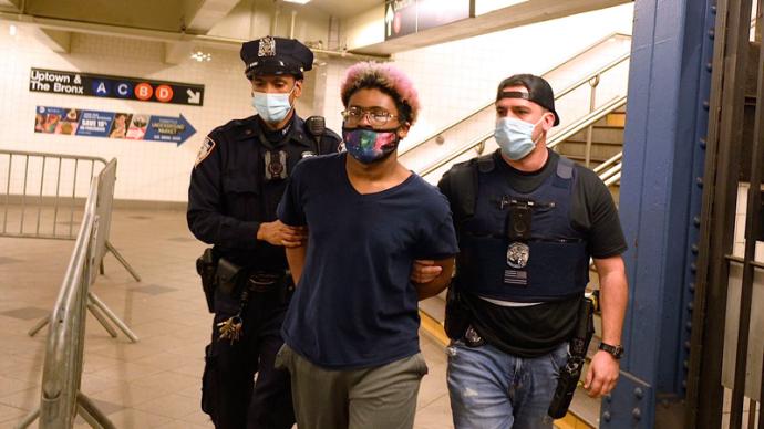 早安·世界｜频频发生暴力事件，纽约地铁为何让人如此不安