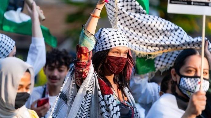 美国超模游行支持巴勒斯坦，以色列谴责其鼓吹“消灭犹太国”