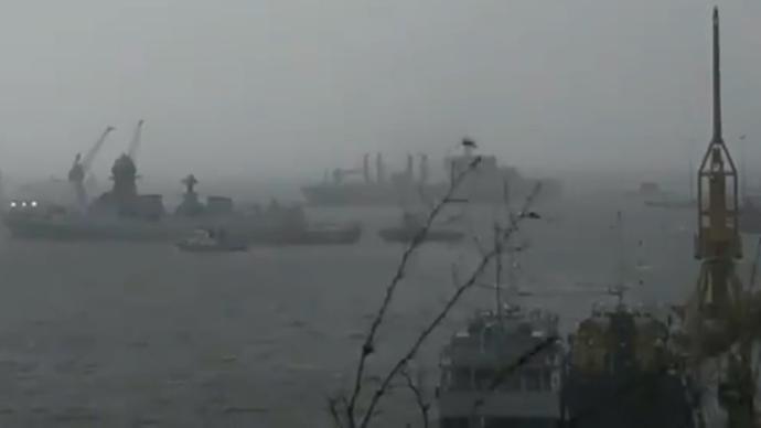 热带气旋“陶特”致印度孟买一艘船只倾覆，已有127人失踪