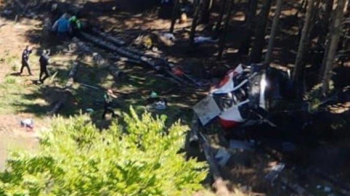 意大利一观光缆车坠落已致9人死亡，或因缆绳故障所致