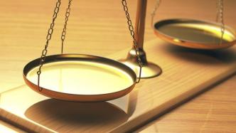 因公司安装监控女子担心走光上班打伞被开除，要求赔偿被驳回