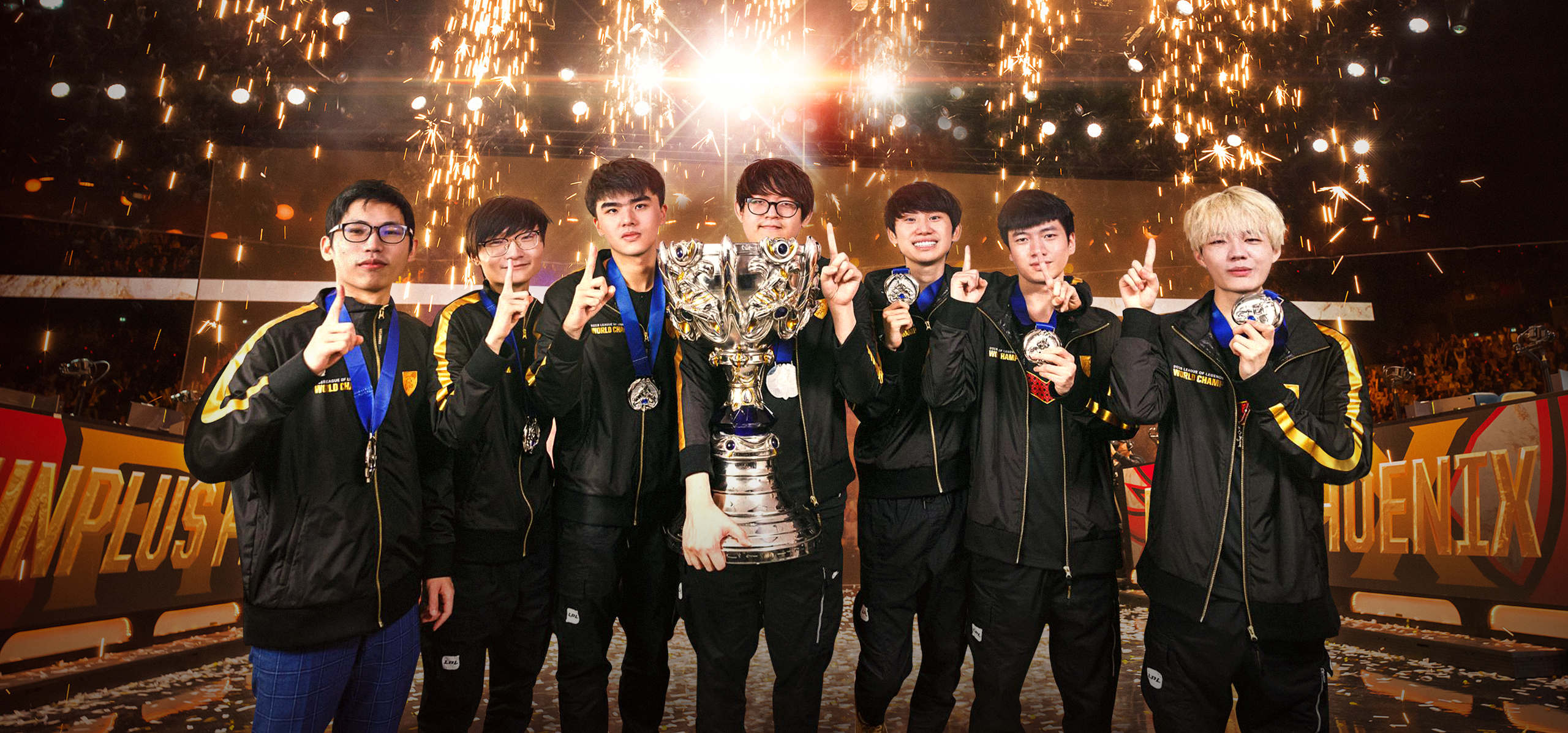 6月2日,澎湃新闻探访fpx电子竞技俱乐部,走进选手训练备赛日常,揭秘