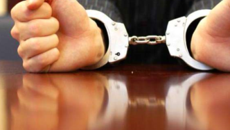 涉嫌猥亵女患者，温州一名退休医生被警方刑拘