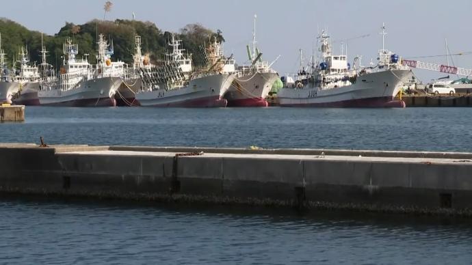 反对日本排污入海，100多艘韩国渔船抗议示威