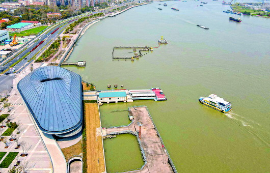 上海徐汇滨江的港口渡口轮渡站建筑（3月25日摄）。 新华社记者 方喆 摄