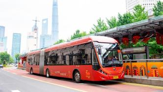 71路“中共一大”公交专列在上海开行，三大主题站台亮相