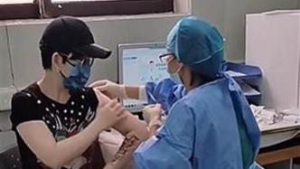 歌手潘美辰在大陆接种疫苗，哥哥：在台湾的全家人都替她开心