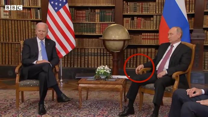 從握手到落座，3分鐘解讀俄美領導人的“小動作”