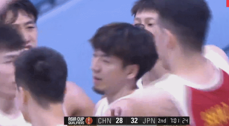 看得心脏病要犯了！中国男篮6分逆转日本，周琦带伤复出
