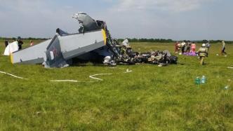 俄官方确认轻型飞机硬着陆事故致4人死亡
