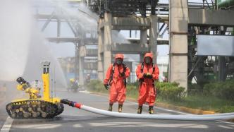 如何应对危险化学品泄漏？上海120名消防员开展应急演练