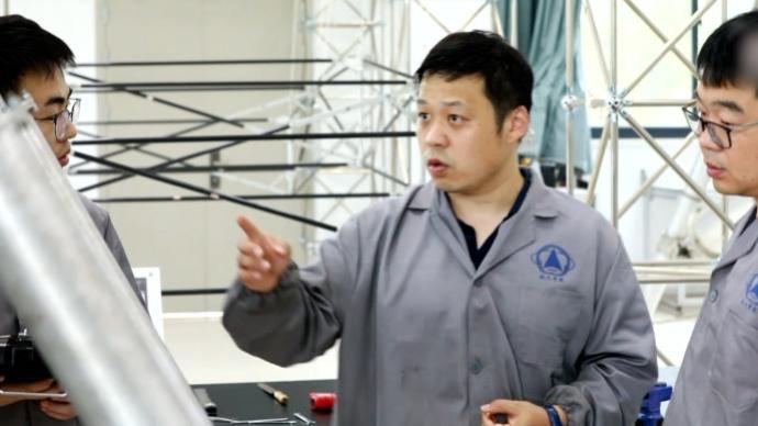 “天問一號”背后的航天青年：仰望星空，埋頭測算