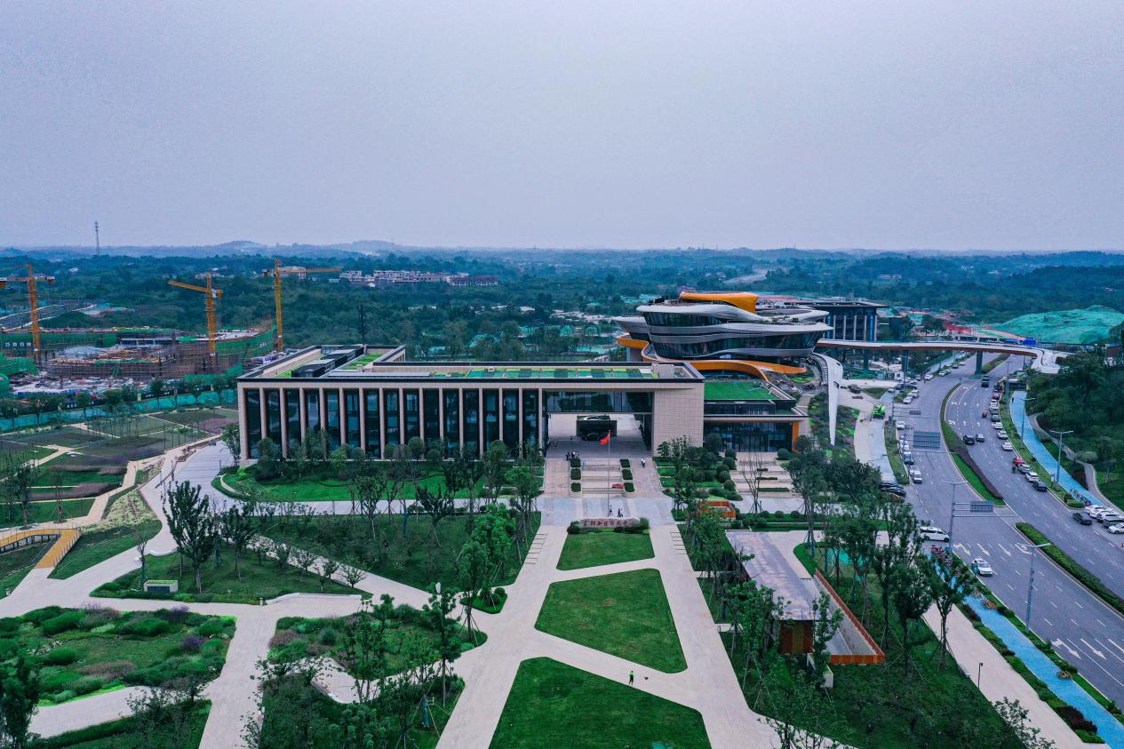 站在片区综合开发的潮头，成都东部新区正加速成型成势