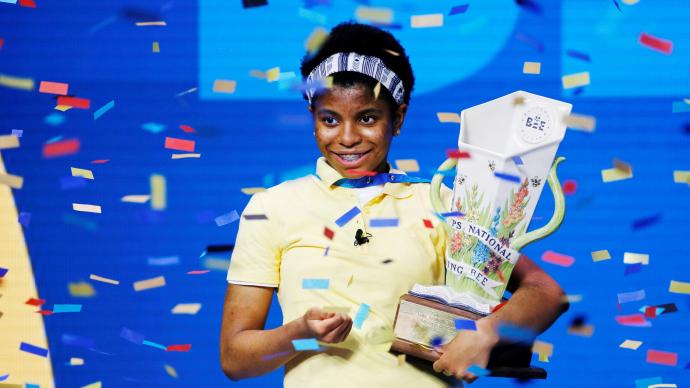 全美拼字大赛结果出炉！14岁女孩成首位夺冠非裔美国人