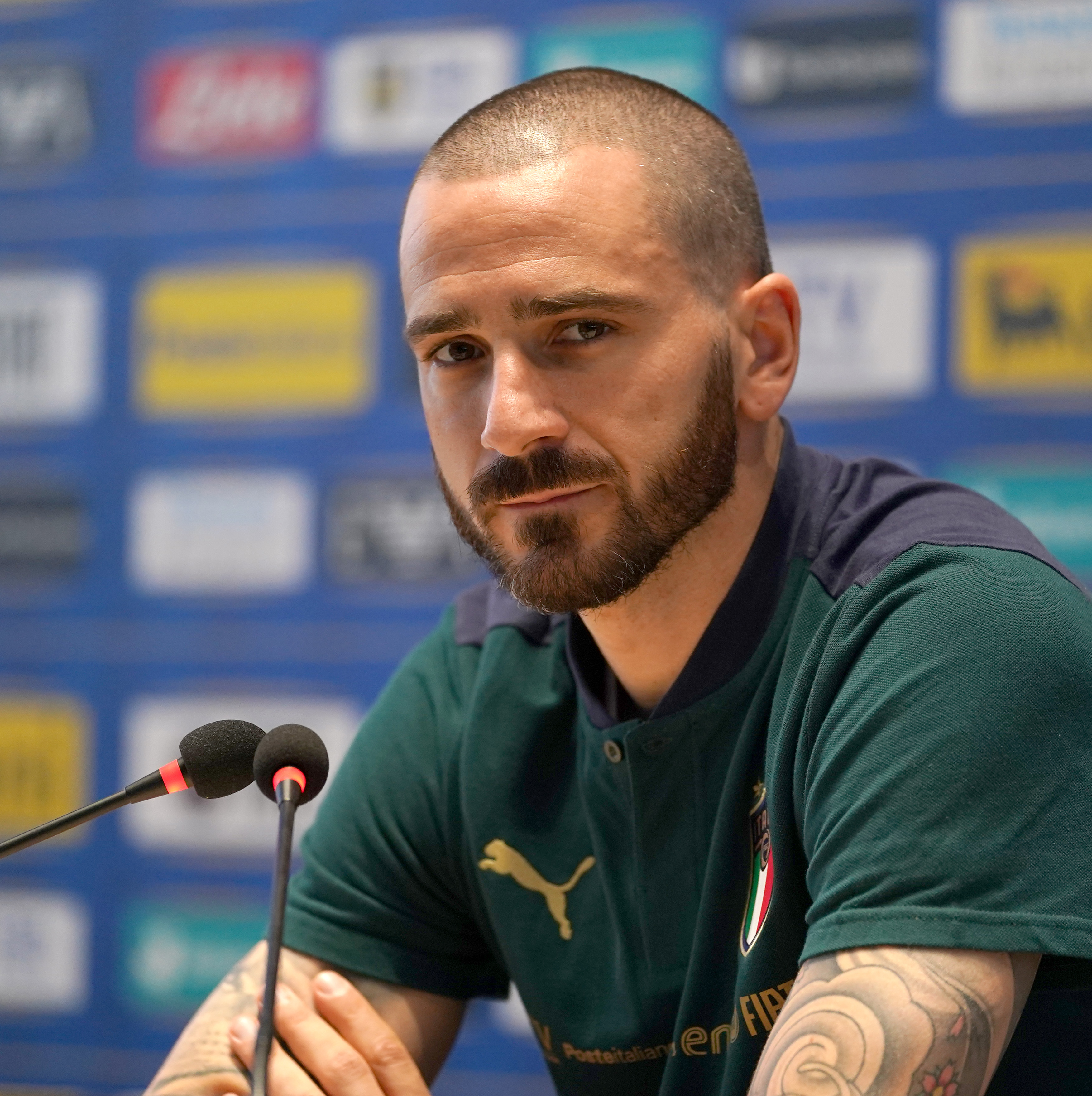 博努奇出席赛前新闻发布会.