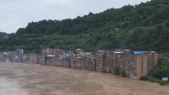 达州江陵镇出现十年来最大洪峰，当地紧急疏散转移6653人