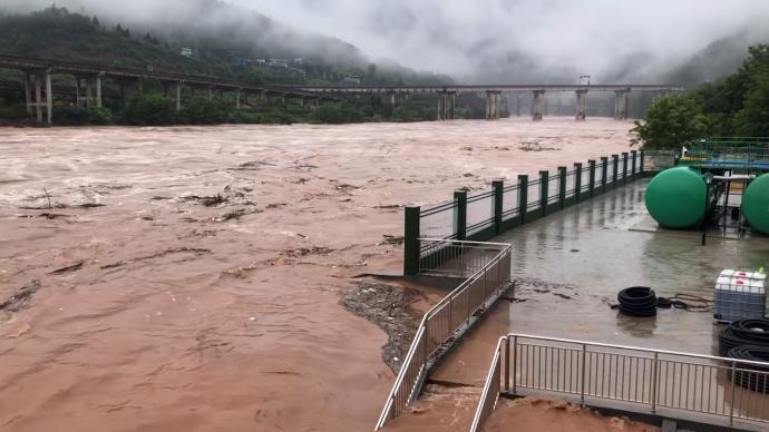四川巴中持续暴雨应急管理部门预计10月份汛期结束