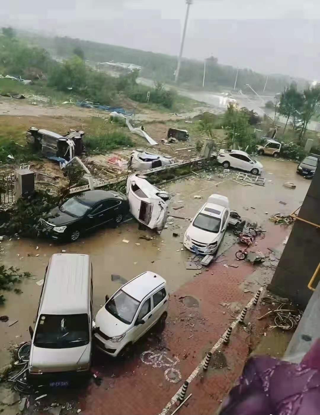 山东莘县龙卷风图片