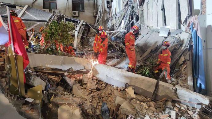 苏州一酒店坍塌10人失联：事发时在装修，有近30年房龄