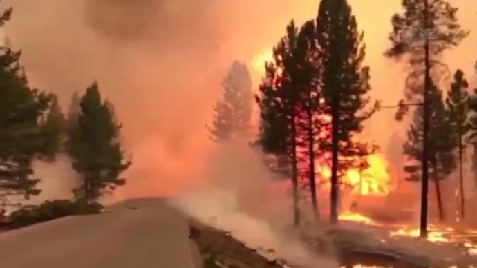 美国俄勒冈州山火过火面积超813平方公里