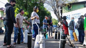 新冠疫情严峻，印尼雅加达氧气价格上涨900%
